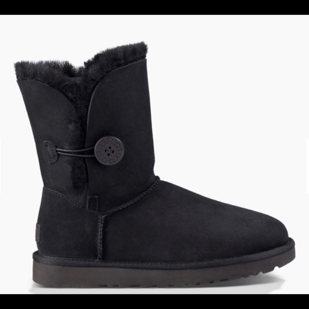 UGG BAILEY BUTTON II BOOT